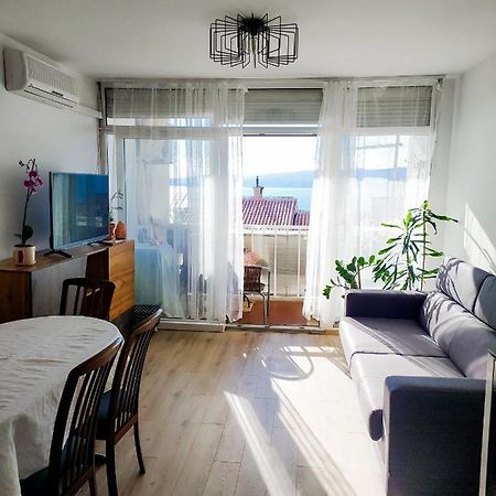 Novouredeni Stan S Balkonom I Pogledom Na More Senj  Extérieur photo
