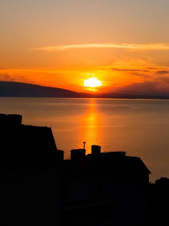 Novouredeni Stan S Balkonom I Pogledom Na More Senj  Extérieur photo