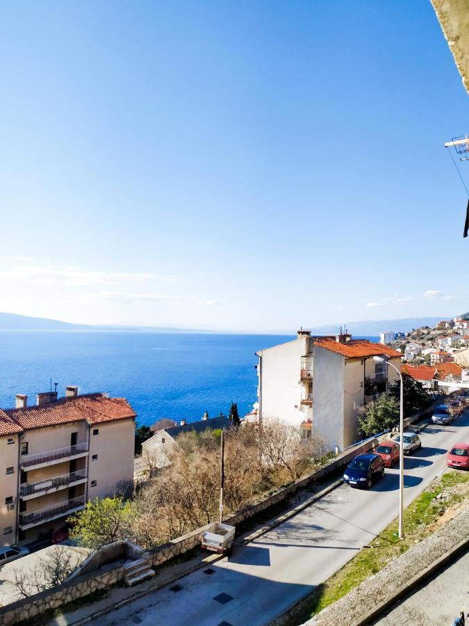 Novouredeni Stan S Balkonom I Pogledom Na More Senj  Extérieur photo