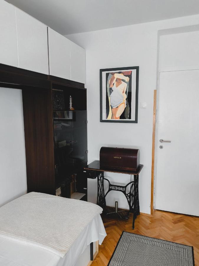 Novouredeni Stan S Balkonom I Pogledom Na More Senj  Extérieur photo