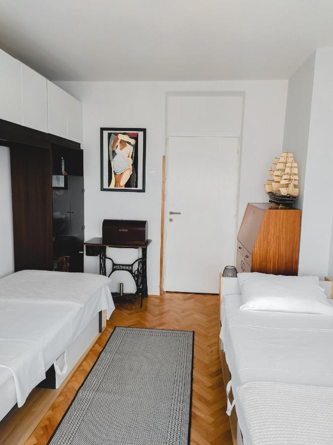 Novouredeni Stan S Balkonom I Pogledom Na More Senj  Extérieur photo