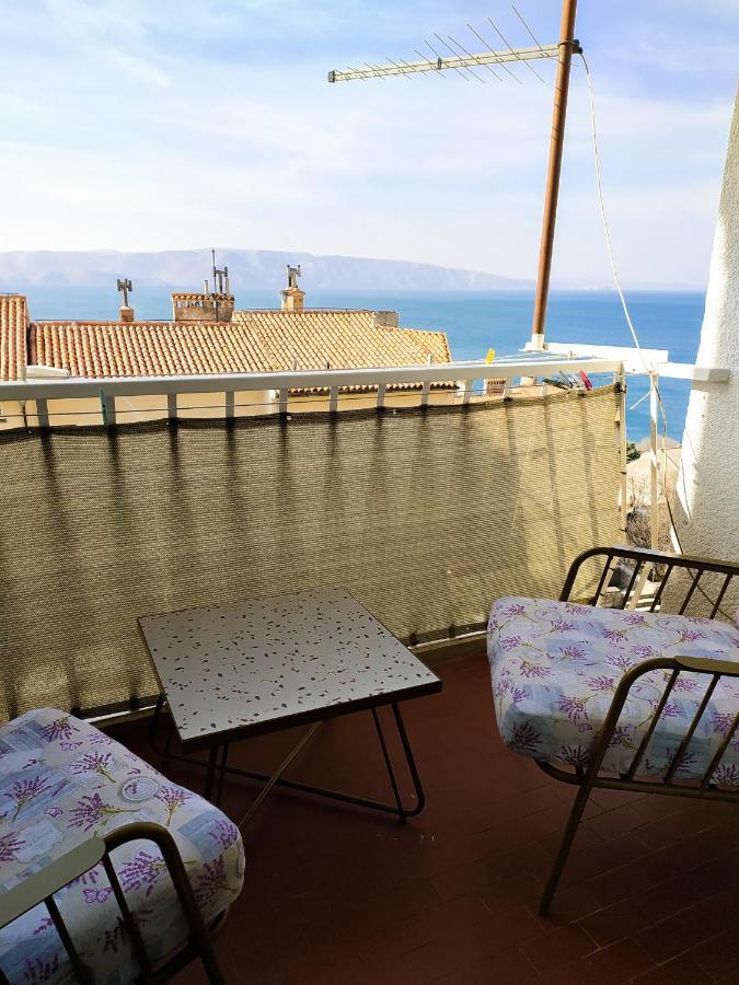 Novouredeni Stan S Balkonom I Pogledom Na More Senj  Extérieur photo