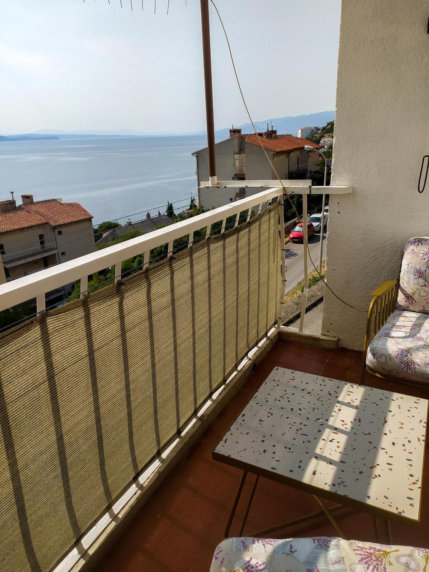 Novouredeni Stan S Balkonom I Pogledom Na More Senj  Extérieur photo