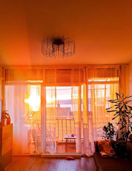 Novouredeni Stan S Balkonom I Pogledom Na More Senj  Extérieur photo