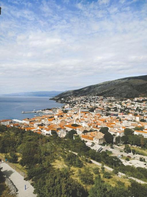 Novouredeni Stan S Balkonom I Pogledom Na More Senj  Extérieur photo