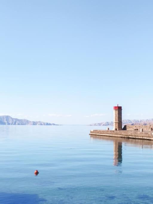 Novouredeni Stan S Balkonom I Pogledom Na More Senj  Extérieur photo